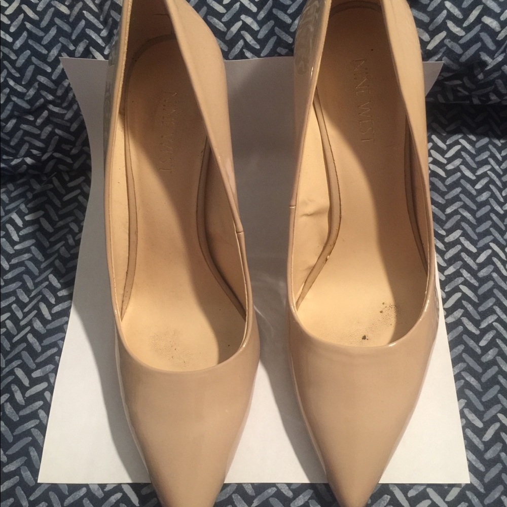 Tan Heels - Picture 2 of 2